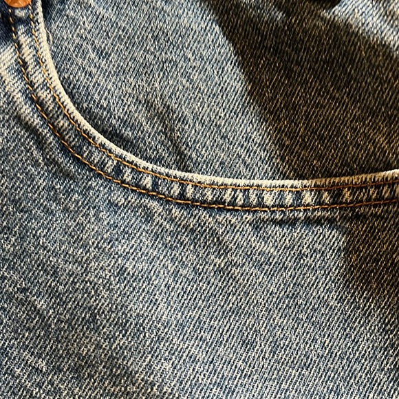 Levi Strauss men’s denim shorts - Picture 3 of 5